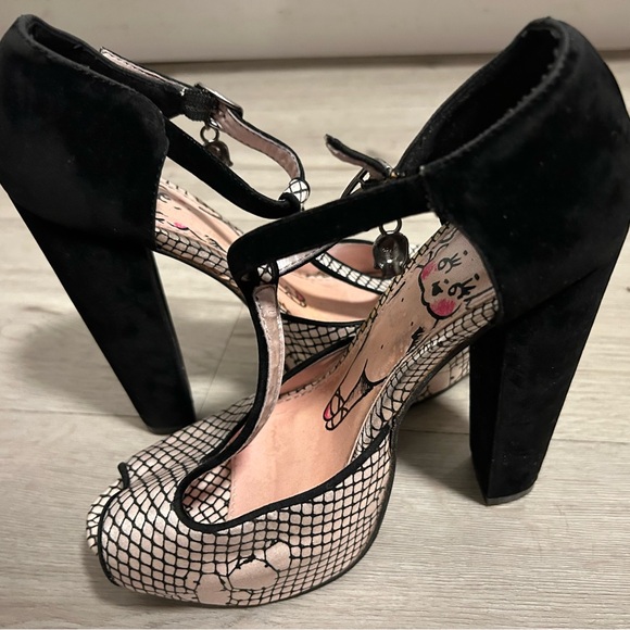 Iron Fist Black and Cream Mesh Heels - Picture 11 of 11